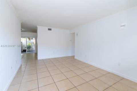 17302 NW 74th Ave 101, Hialeah FL - photo 10 of 36