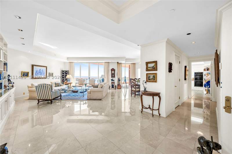 3 bedroom Condominium at 10 Edgewater Dr 10E, The Gables Condo, Coral Gables — photo 2