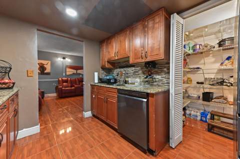 941 W 80th Place, Hialeah FL - photo 11 of 28