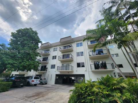 2640 NE 135th St 415, North Miami FL - photo 10 of 17