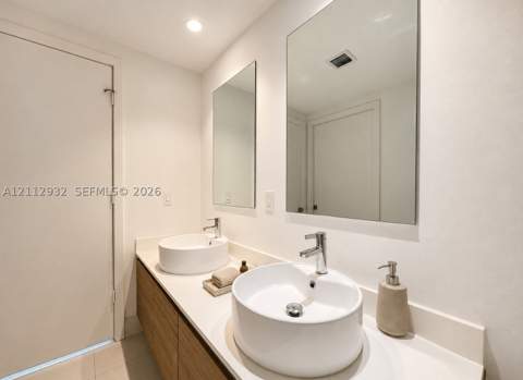 121 NE 34th St 903, Miami FL - photo 10 of 33