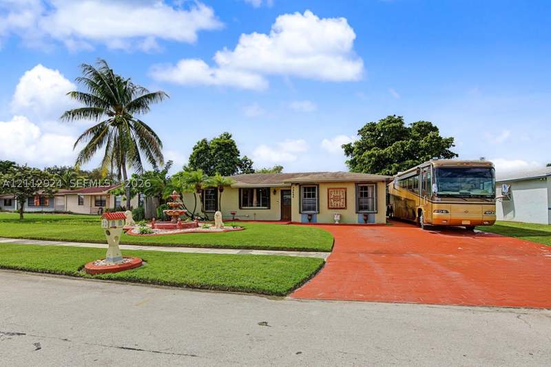 4 bedroom SingleFamilyResidence at 25424 SW 128th Ave, Princetonian West, Homestead — photo 2