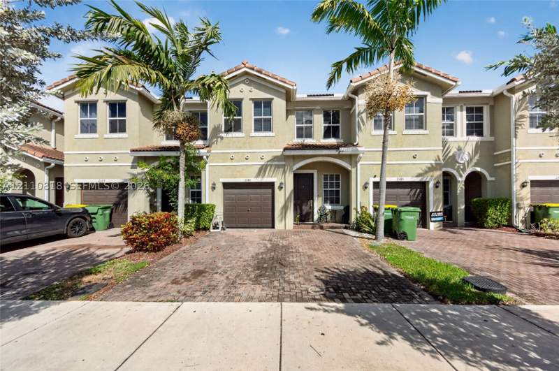 4 bedroom Townhouse at 2381 SE 14th St, Keys Garden, Homestead — photo 3