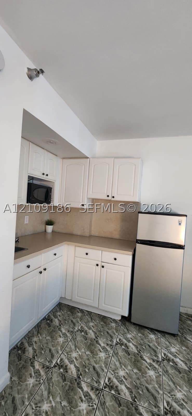 0 bedroom Condominium at 5445 Collins Ave 1408, Castle Beach Club Condo, Miami Beach — photo 2