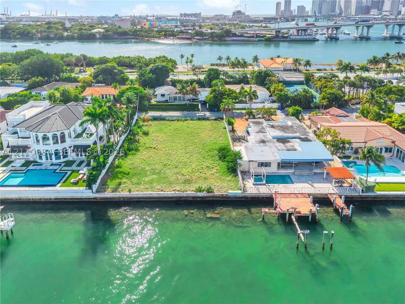 4 bedroom SingleFamilyResidence at 851 N Venetian Dr, Biscayne Isl, Miami — photo 5