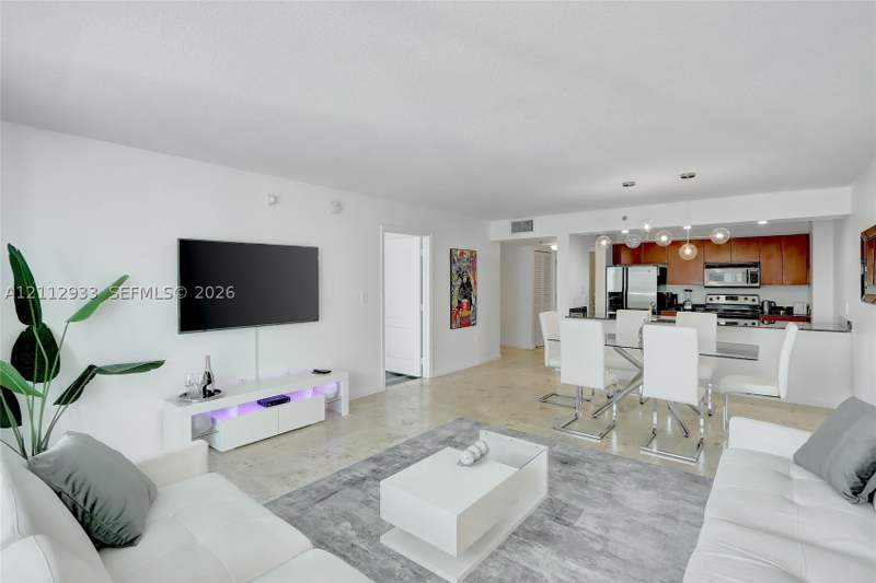 1 bedroom Condominium at 1200 Brickell Bay Dr 4106, The Club At Brickell Bay, Miami — photo 2