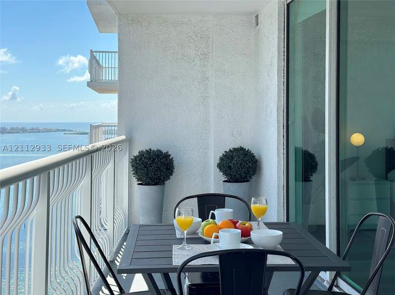 1 bedroom Condominium at 1200 Brickell Bay Dr 4106, The Club At Brickell Bay, Miami — photo 3