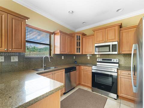 353 NE 37th Pl, Homestead FL - photo 10 of 30