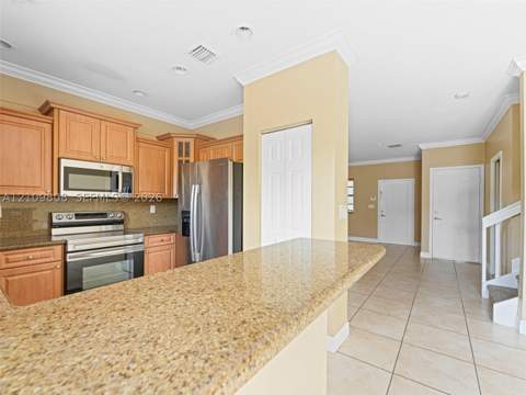 353 NE 37th Pl, Homestead FL - photo 11 of 30