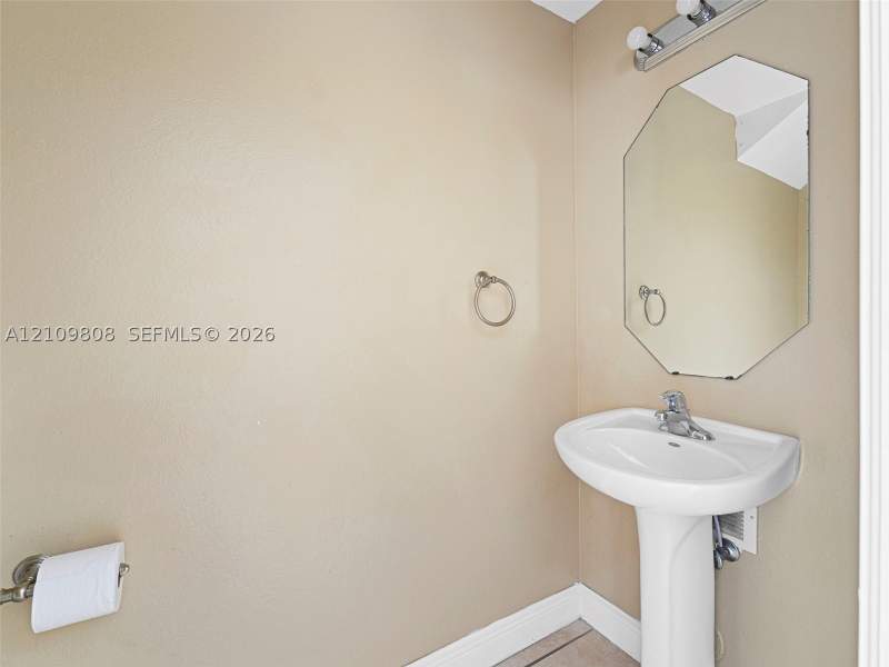 3 bedroom Townhouse at 353 NE 37th Pl, Baywinds Of Ibiza, Homestead — photo 5