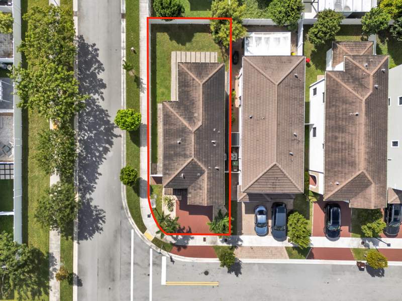3 bedroom SingleFamilyResidence at 3406 W 110th Street, Aquabella North, Hialeah — photo 3