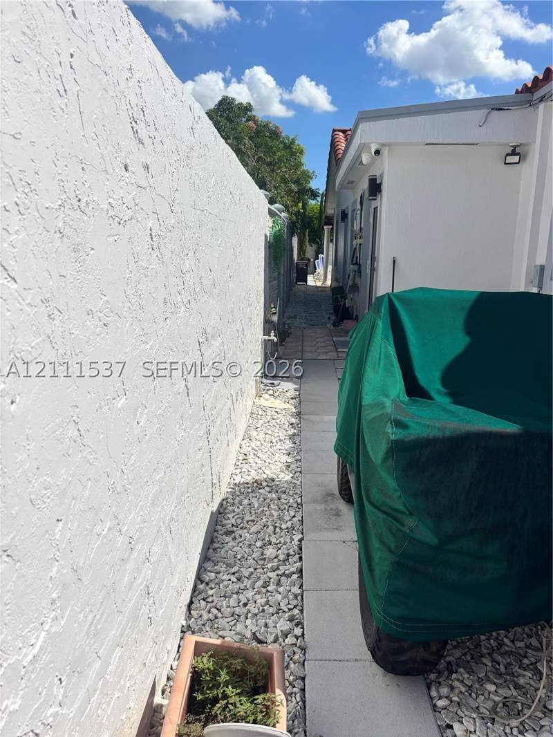3 bedroom SingleFamilyResidence at 515 SW 65th Ave, Fairlawn, Miami — photo 4