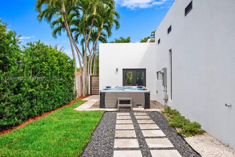 3 bedroom SingleFamilyResidence at 2140 SW 20th St, Shenandoah Park, Miami — photo 4
