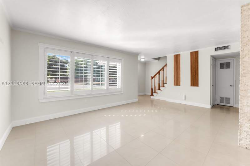 4 bedroom SingleFamilyResidence at 9975 SW 85th St, Heftler Homes Sunset Park, Miami — photo 2