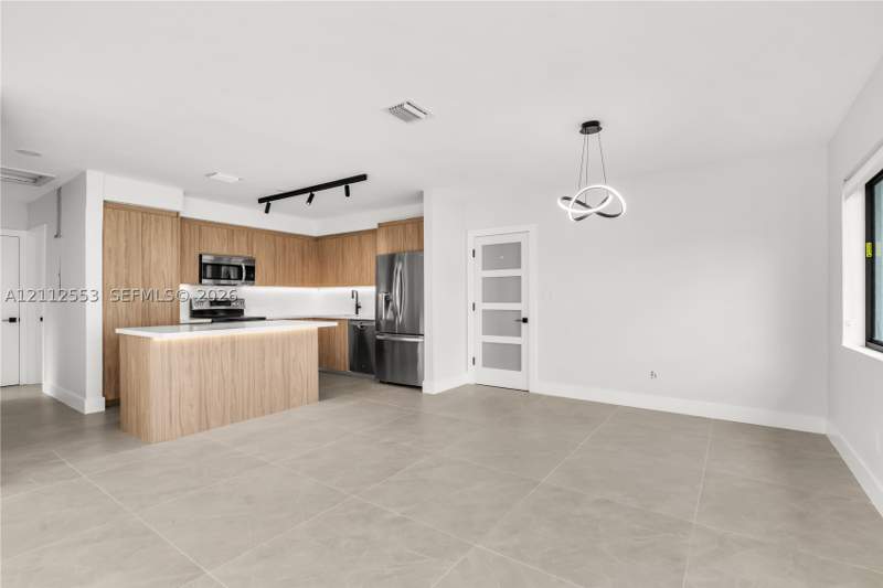 3 bedroom SingleFamilyResidence at 1410 NE 161st St, Fulford By The Sea Sec H, North Miami Beach — photo 4
