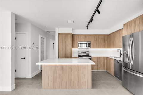 1410 NE 161st St, North Miami Beach FL - photo 6 of 31