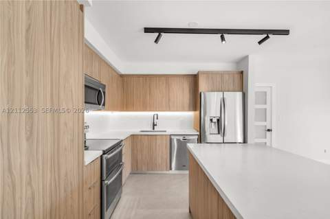 1410 NE 161st St, North Miami Beach FL - photo 7 of 31