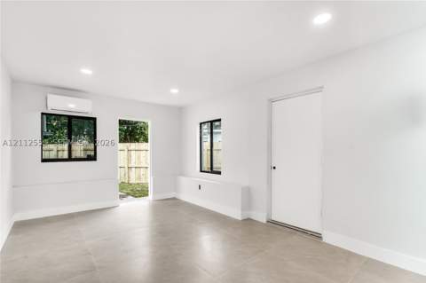 1410 NE 161st St, North Miami Beach FL - photo 9 of 31