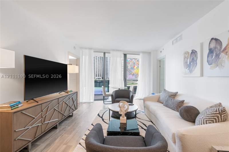 3 bedroom Condominium at 801 S Miami Ave 1002, 801 Sma Residences Condo, Miami — photo 3
