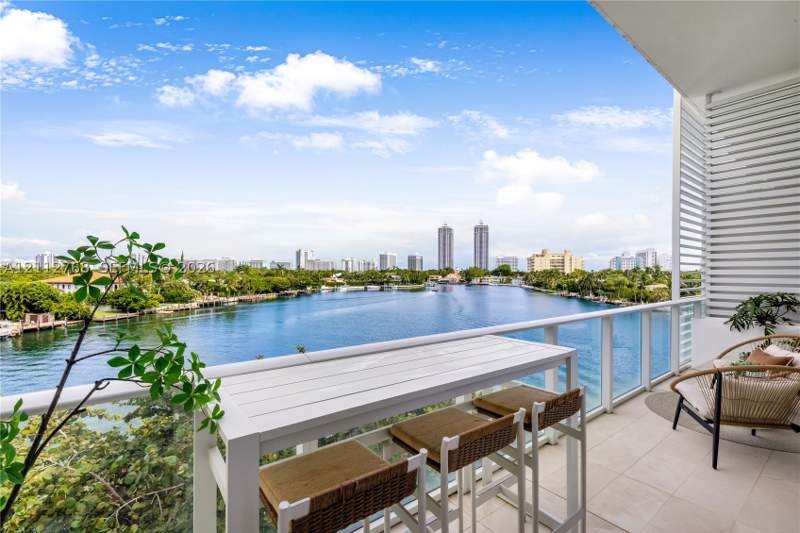2 bedroom Condominium at 4701 N Meridian Ave 304, 4701 North Meridian Condo, Miami Beach — photo 2