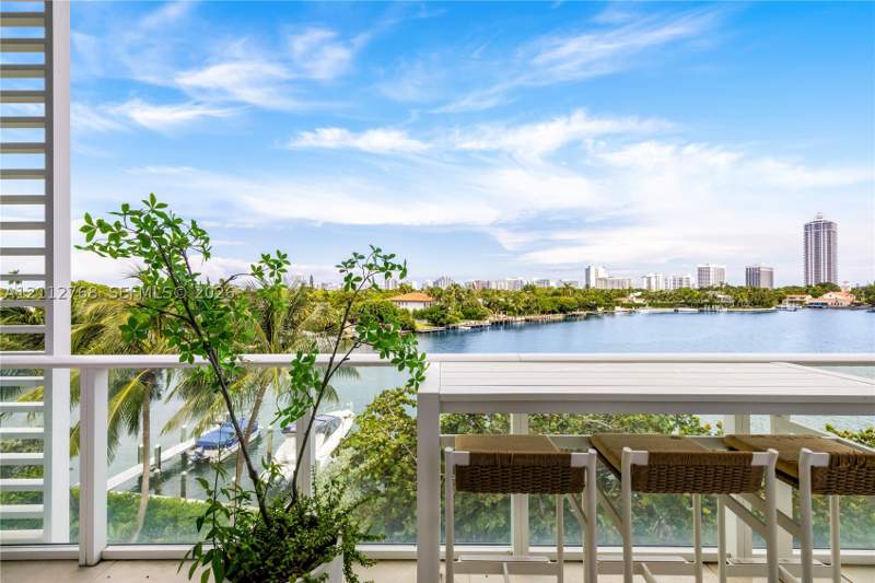 2 bedroom Condominium at 4701 N Meridian Ave 304, 4701 North Meridian Condo, Miami Beach — photo 3