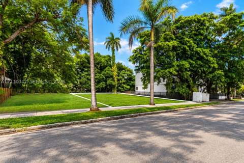 1030 NW 9th Ct, Miami FL - photo 6 of 10
