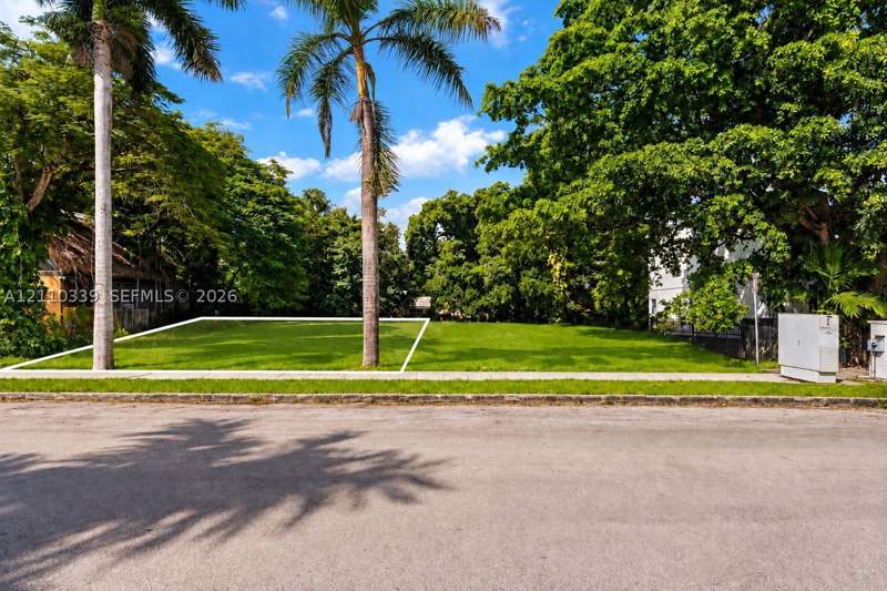 5 bedroom SingleFamilyResidence at 1010 NW 9th Ct, Spring Garden, Miami — photo 5