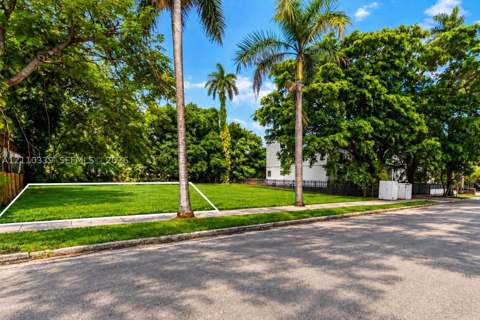 1010 NW 9th Ct, Miami FL - photo 6 of 11