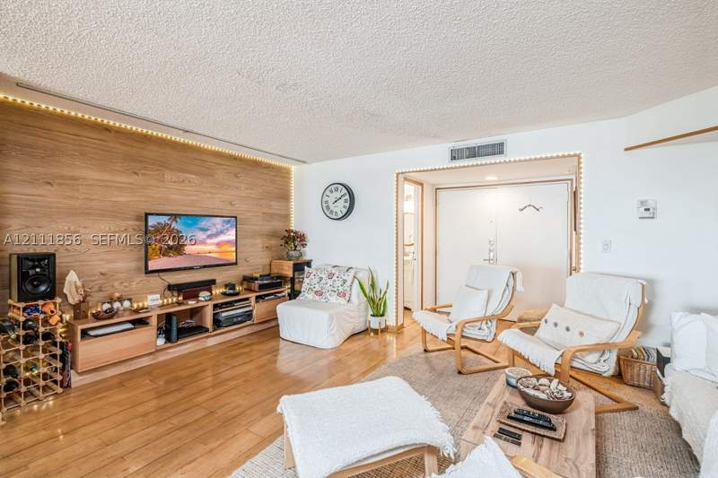 1 bedroom Condominium at 6423 Collins Ave 1602, Mar Del Plata Condo, Miami Beach — photo 2