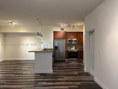 7260 NW 114th Ave 20610, Doral FL - photo 9 of 28