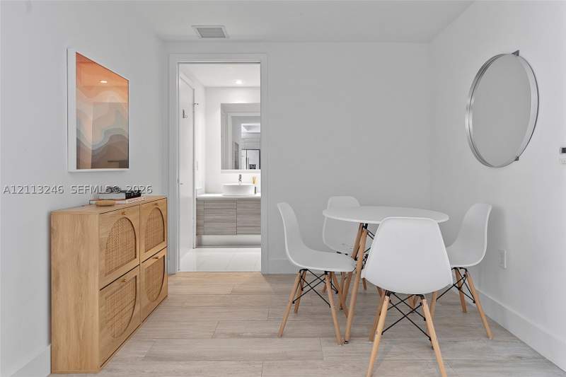 1 bedroom Condominium at 121 NE 34th St 2703, 3401 Midtown Condo, Miami — photo 4