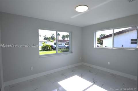 9040 SW 48th Ter, Miami FL - photo 10 of 15