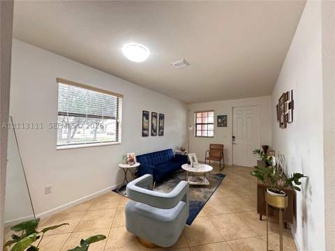 365 SE 37th Ter, Homestead FL - photo 10 of 97