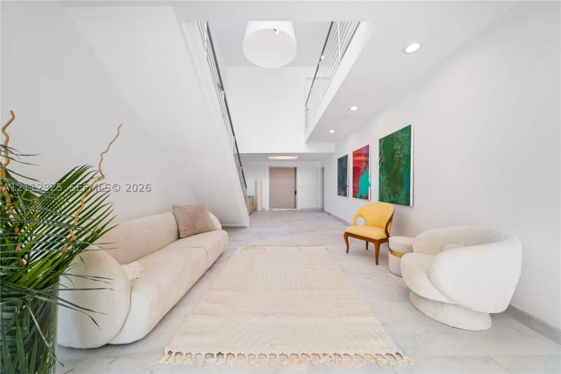 5 bedroom SingleFamilyResidence at 1372 S Venetian Way, San Marco, Miami — photo 5