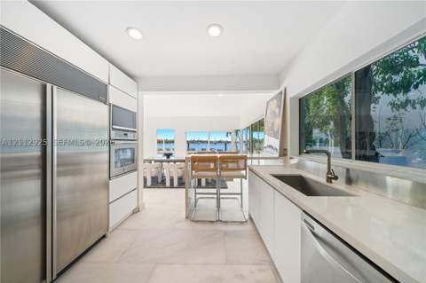 1372 S Venetian Way, Miami FL - photo 8 of 20
