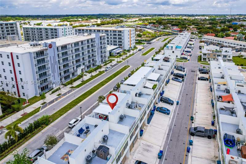 4 bedroom Townhouse at 25880 SW 139th Path 0, Paradise Gardens, Homestead — photo 5