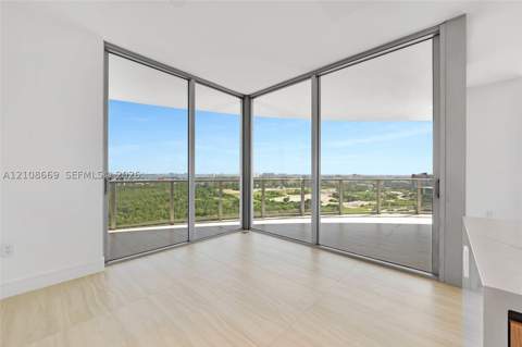 2411 Laguna Circle 1605, Miami FL - photo 9 of 95