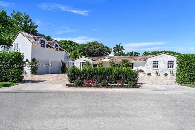 7 bedroom SingleFamilyResidence at 4700 Lake Rd, Bay Point, Miami — photo 3