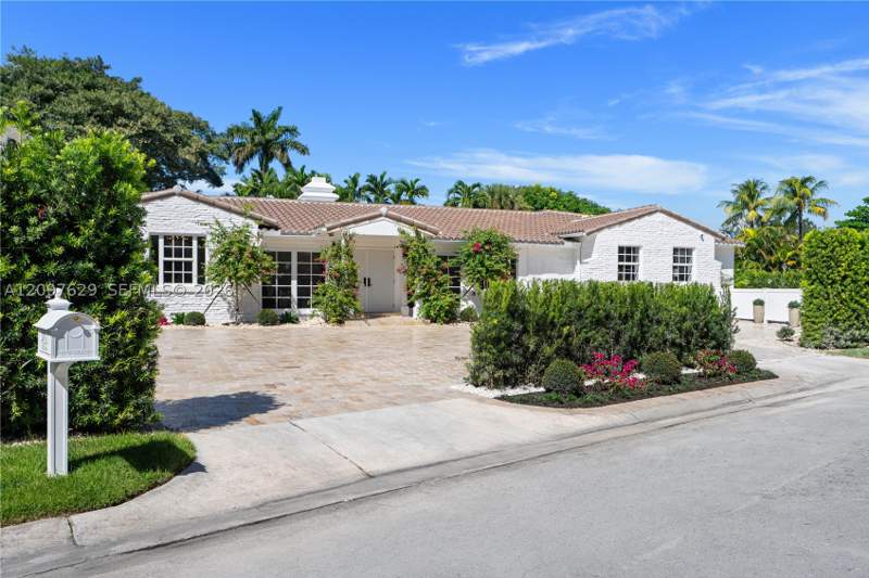 7 bedroom SingleFamilyResidence at 4700 Lake Rd, Bay Point, Miami — photo 4