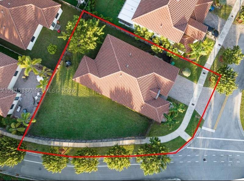 3 bedroom SingleFamilyResidence at 15461 SW 173rd Ln, Venetian Parc West, Miami — photo 2