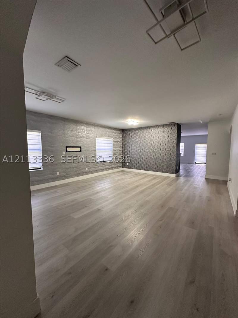 3 bedroom SingleFamilyResidence at 15461 SW 173rd Ln, Venetian Parc West, Miami — photo 5