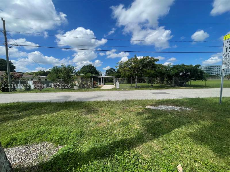 3 bedroom SingleFamilyResidence at 21840 SW 118th Ave, Randolphs Addn To Goulds, Miami — photo 3