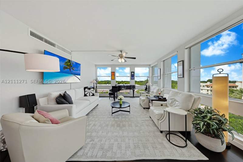 2 bedroom Condominium at 700 Biltmore Way 610, David William Hotel Condo, Coral Gables — photo 2
