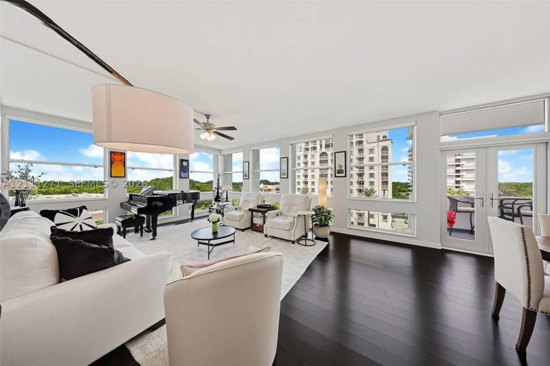 2 bedroom Condominium at 700 Biltmore Way 610, David William Hotel Condo, Coral Gables — photo 4