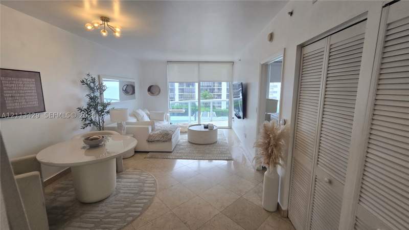 1 bedroom Condominium at 6365 Collins Ave 909, Akoya Condo, Miami Beach — photo 3