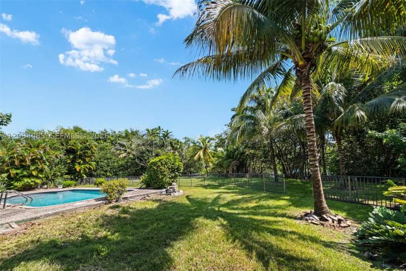 5 bedroom SingleFamilyResidence at 20011 NE 25th Ave, County Squire Estates Sec, Miami — photo 3