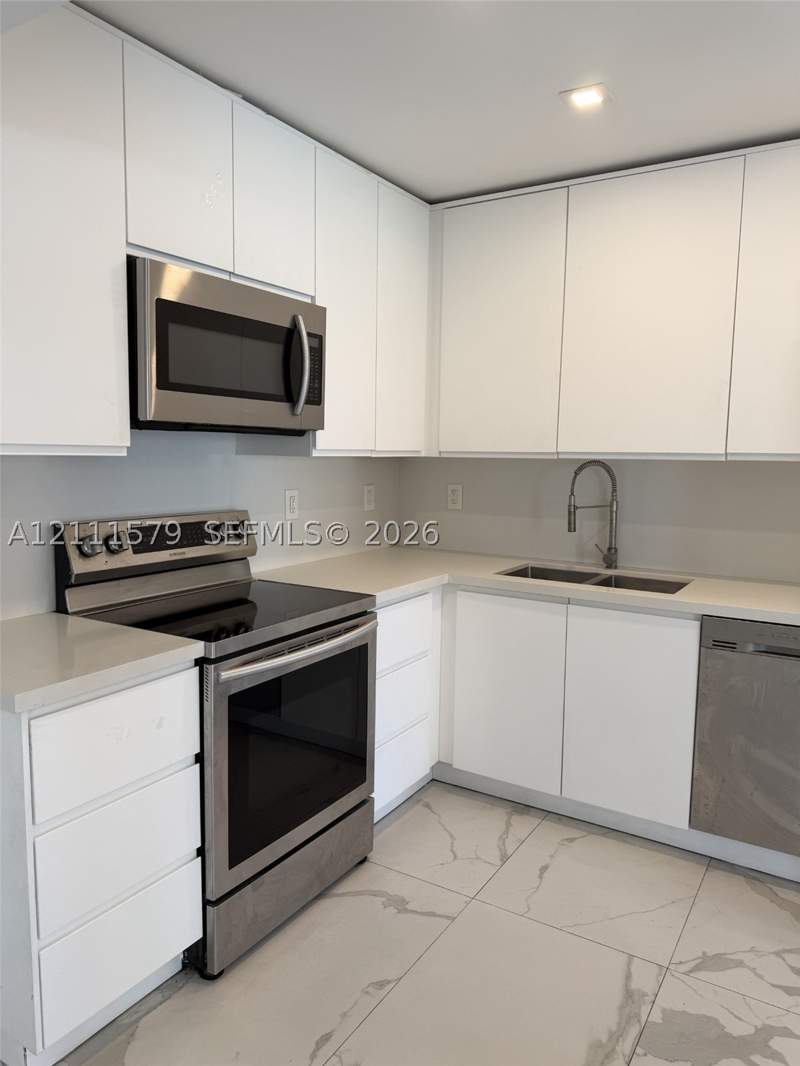 1 bedroom Condominium at 17560 Atlantic Blvd 106, Avila Condo, Sunny Isles Beach — photo 2