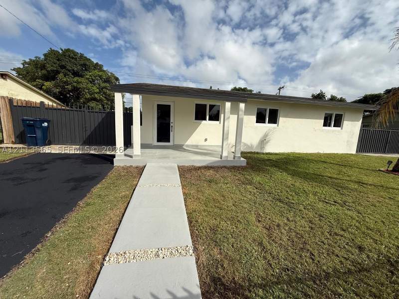 3 bedroom SingleFamilyResidence at 12051 SW 178th Ter, South Miami Hgts Add B, Miami — photo 2