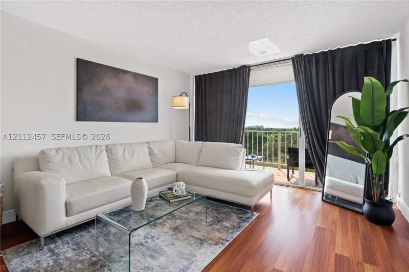 1 bedroom Condominium at 13120 SW 92nd Ave B-Ph18, Village At The Falls Cond, Miami — photo 2
