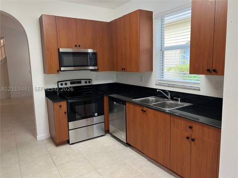 1133 NE 40th Rd, Homestead FL - photo 20 of 57